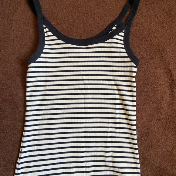 H&M tank top - Picture 2 of 3